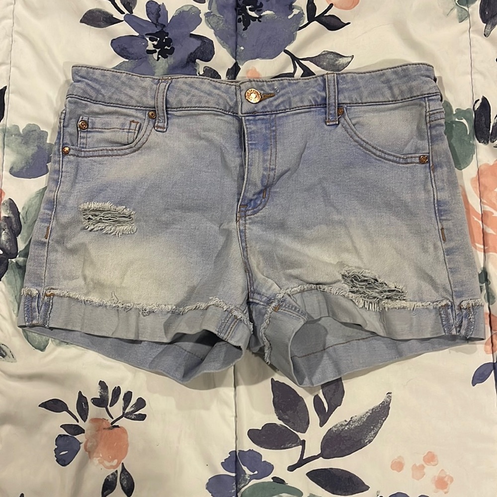 Celebrity pink jean shorts